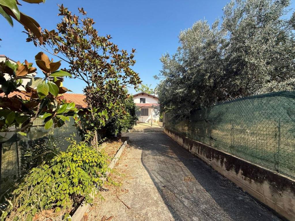 Villa a Cepagatti in Via Capone, 12 - Foto 4