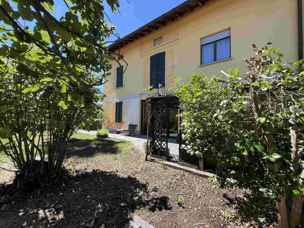 Villa a Brebbia in Via Giuseppe Mazzini, 14 - Foto 3