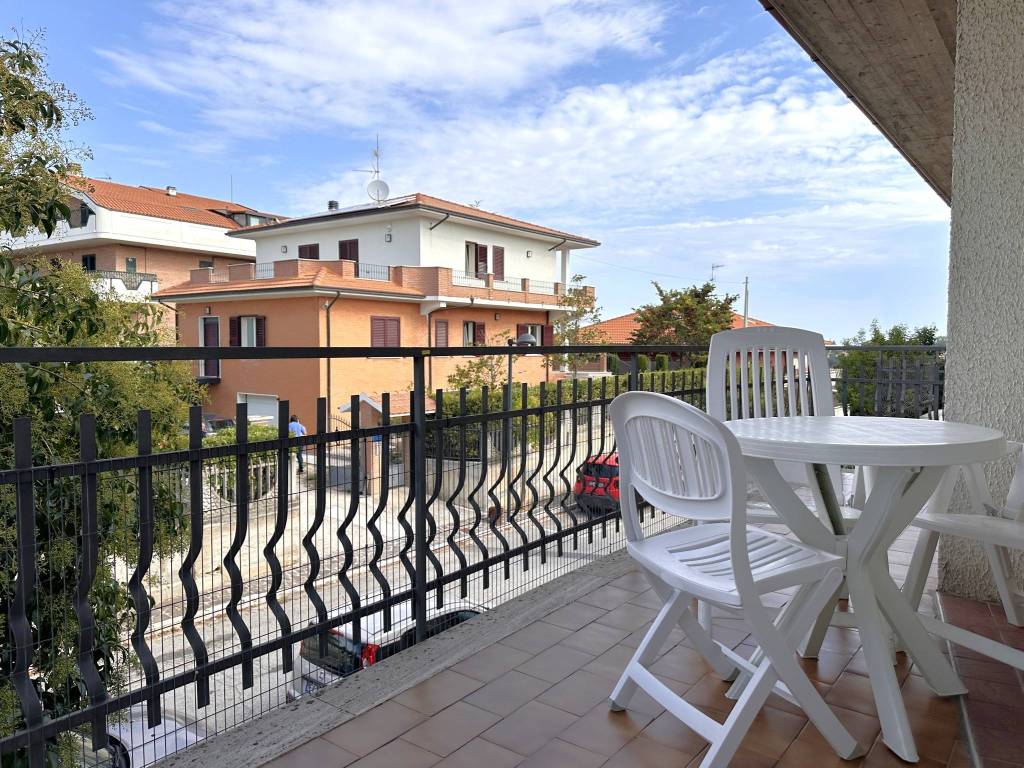 Appartamento a Colonnella in Via Colle dei Pini - Foto 3