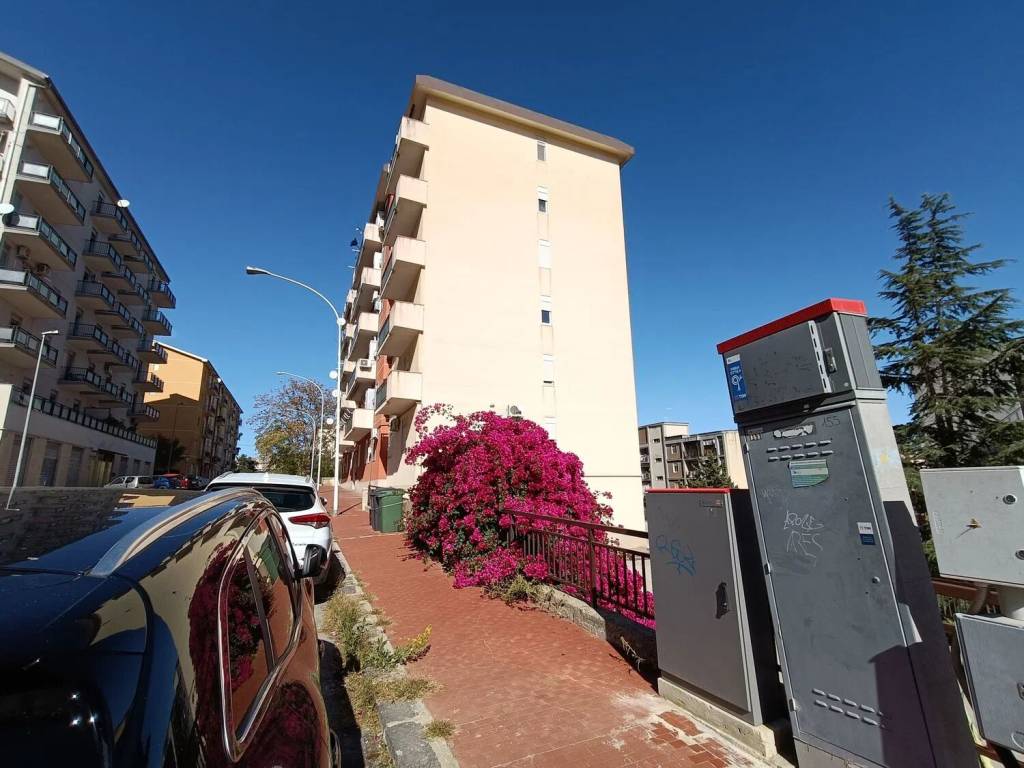 Appartamento a Caltanissetta in Via Carlo Pisacane, 12 - Foto 3