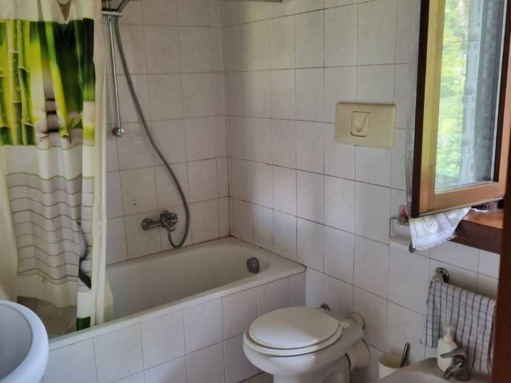 Casa indipendente a Merone in SCONOSCIUTO - Foto 3