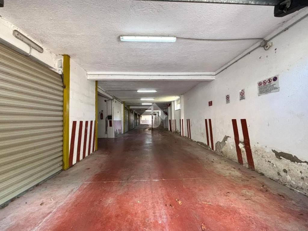 Box / garage a Cisterna di latina in Via Napoli, 4 - Foto 3