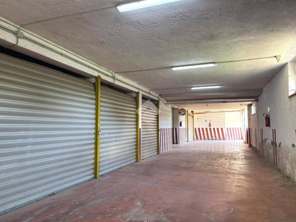 Box / garage a Cisterna di latina in Via Napoli, 4 - Foto 4