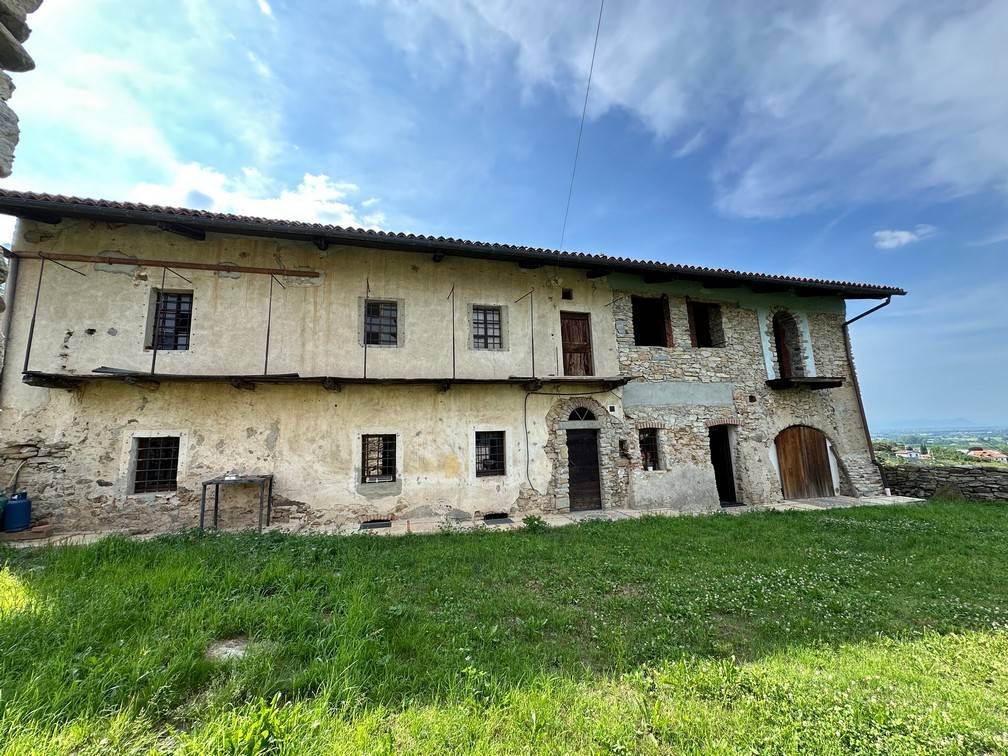 Rustico / casale a Revello in Via Carlo Carrà, 8 - Foto 2