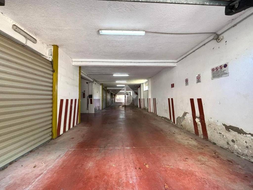Box / garage a Cisterna di latina in Via Napoli, 4 - Foto 2