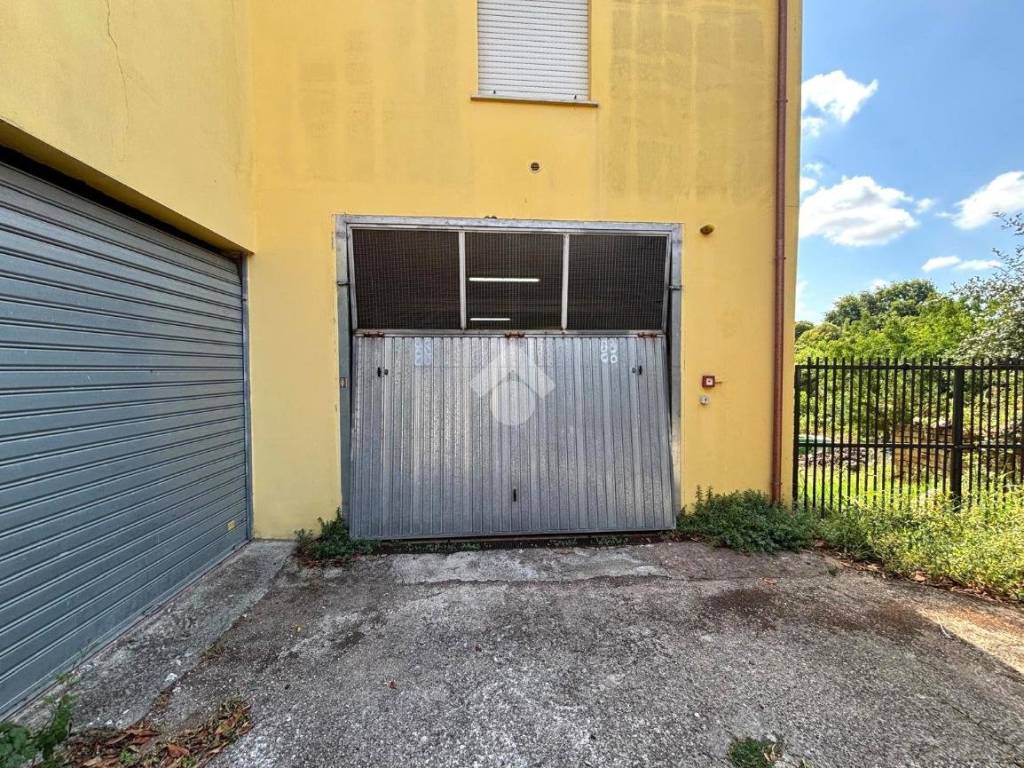 Box / garage a Cisterna di latina in Via Napoli, 4 - Foto 4