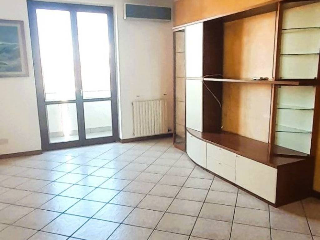 Appartamento a Lodi vecchio in Via Santi Naborre e Felice - Foto 4