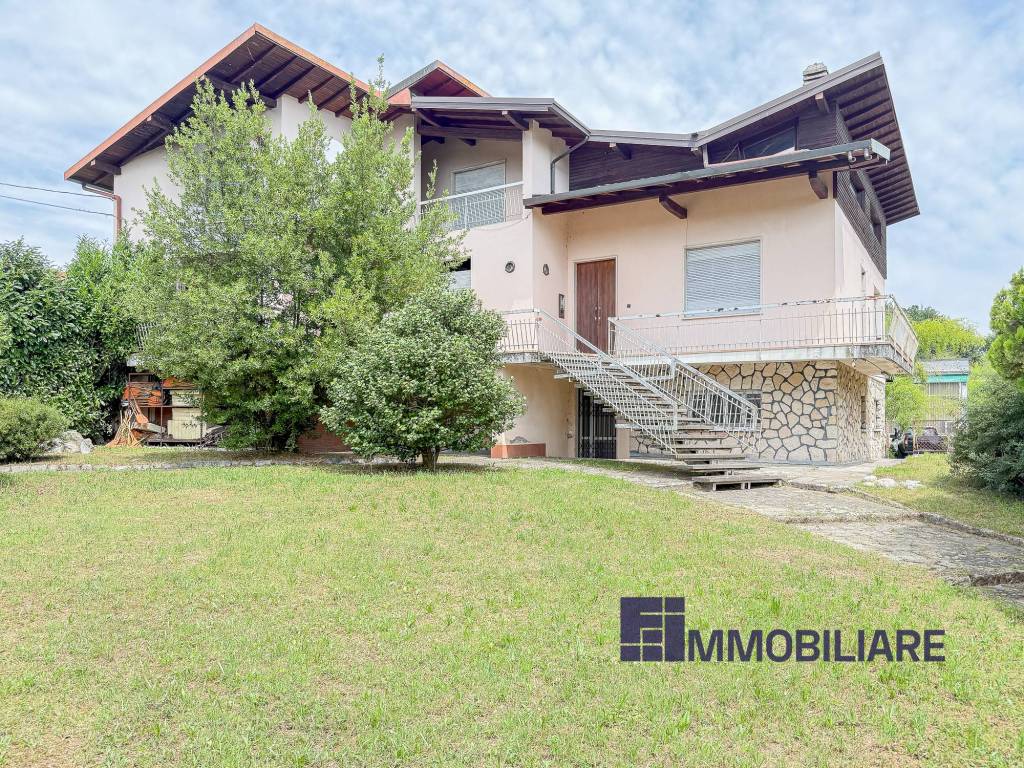 Villa a Angera in Via Milano - Foto 2