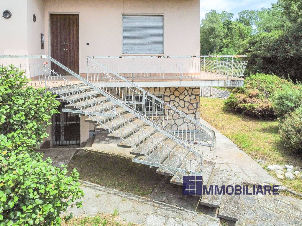 Villa a Angera in Via Milano - Foto 3