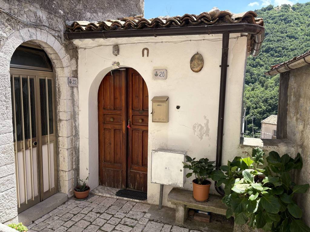 Rustico / casale a Roccamandolfi in Via Chiaia Vico 5, 20 - Foto 2
