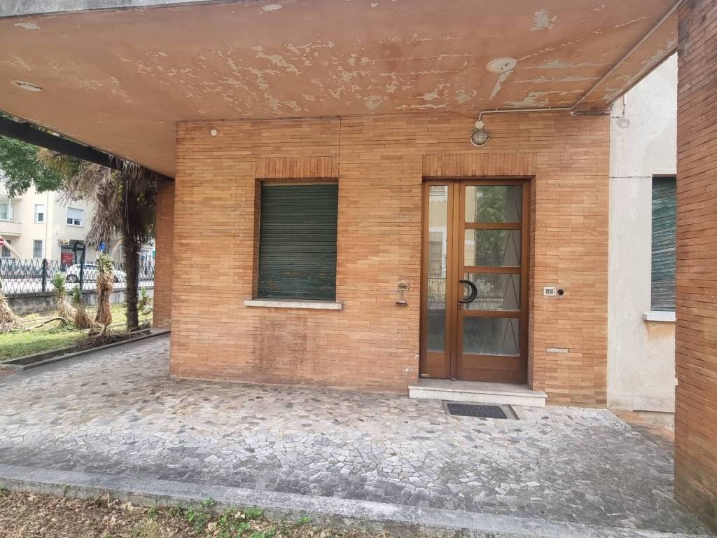 Villa a Pordenone in Viale Michelangelo Grigoletti, 11 - Foto 2