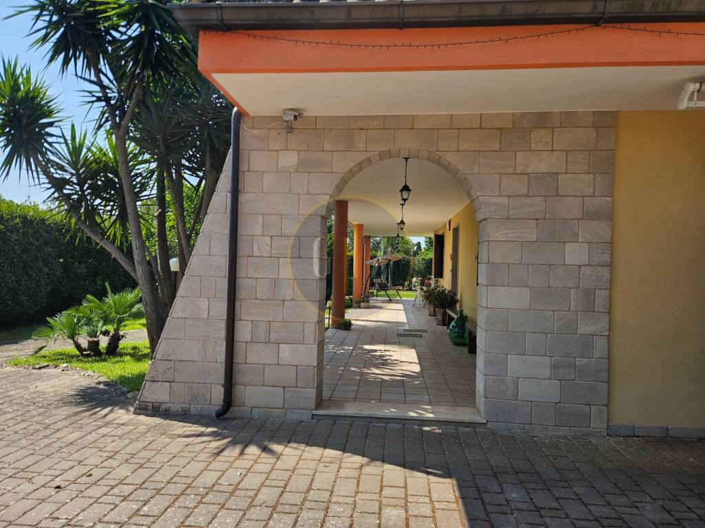Villa a Cutrofiano in Via Eugenio Montale - Foto 3