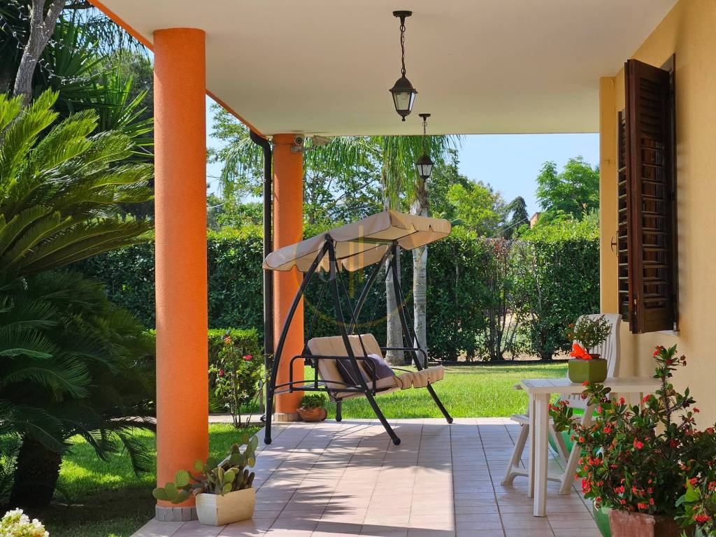 Villa a Cutrofiano in Via Eugenio Montale - Foto 4