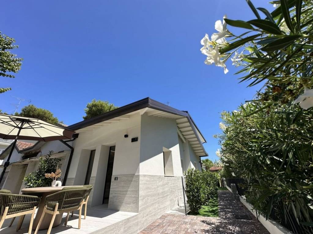 Villa a Riccione in Viale Fabio Filzi - Foto 5
