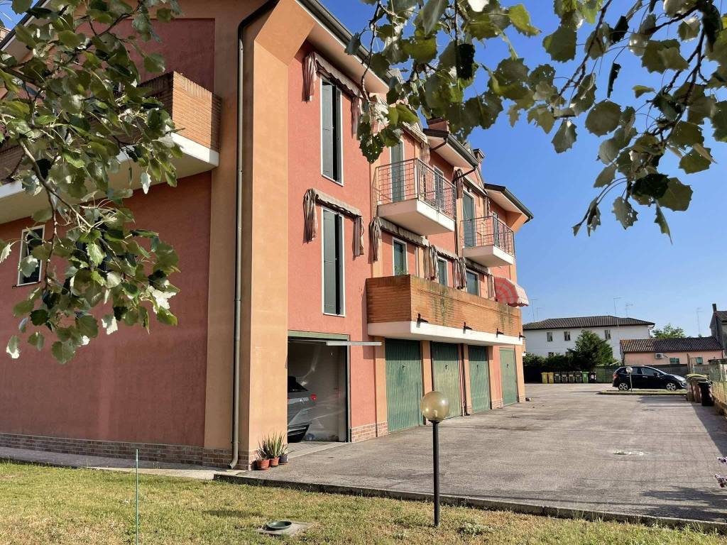 Appartamento a Porto viro in Via Gioacchino Rossini - Foto 2