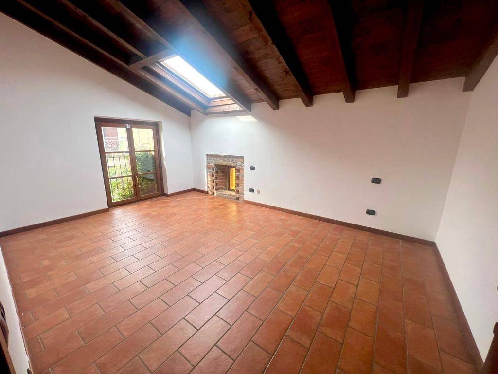 Villa a Cislago in Via Solferino, 60 - Foto 2