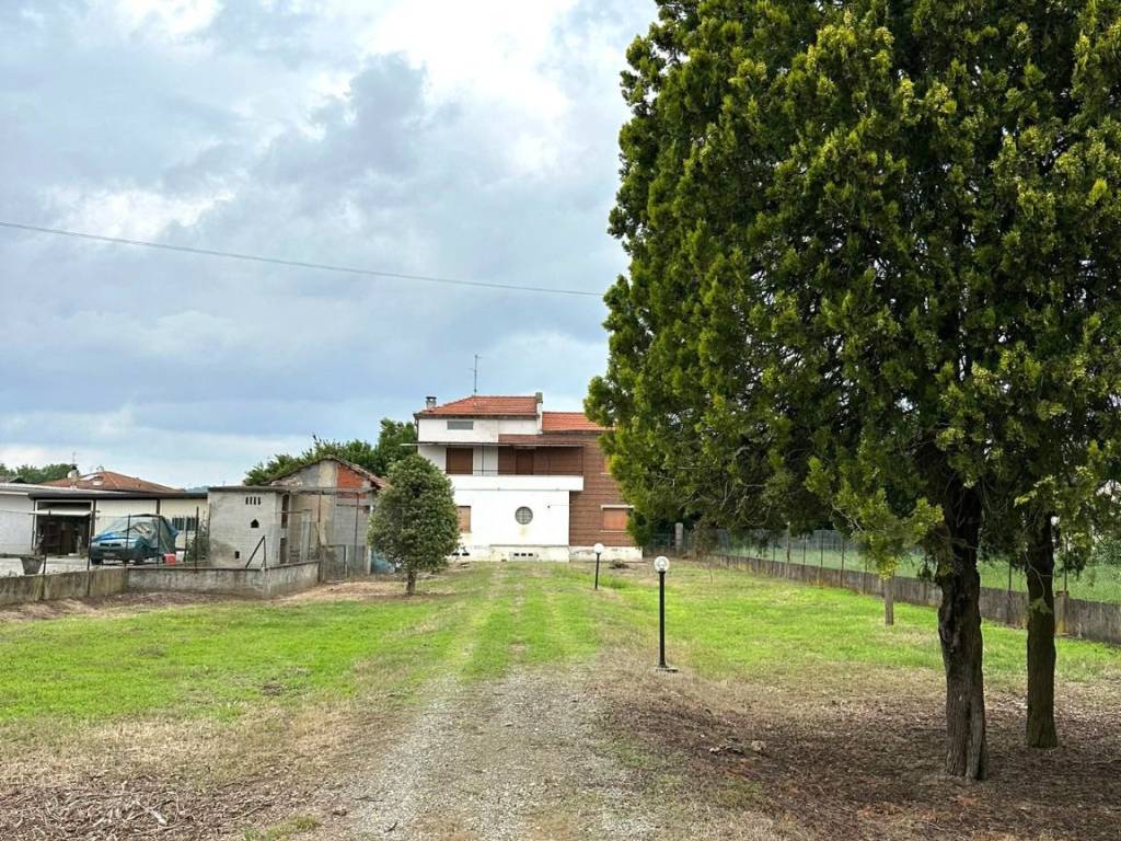 Casa indipendente a Alice castello in Via Giardino - Foto 2