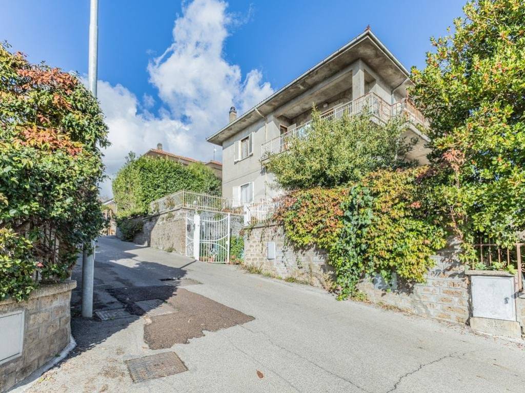 Appartamento a Caprarola in Via G. Matteotti, 44 - Foto 2