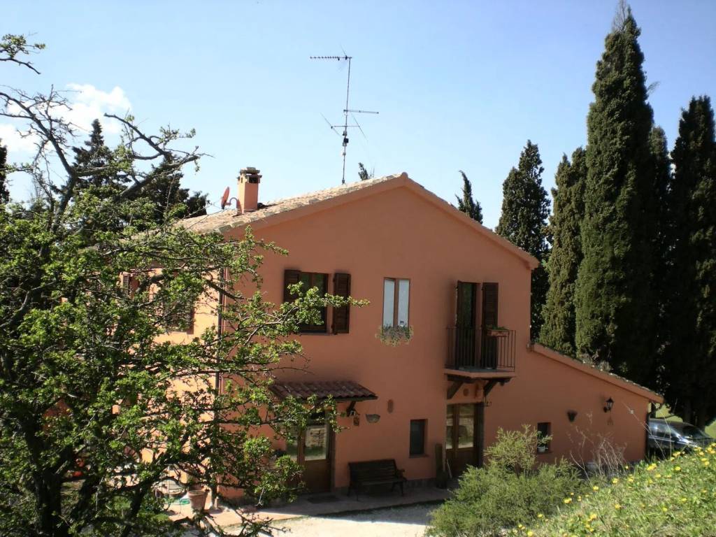 Rustico / casale a Urbino in Via San Lorenzo In Solfinelli S.N.C. - Foto 2