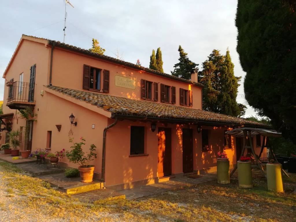 Rustico / casale a Urbino in Via San Lorenzo In Solfinelli S.N.C. - Foto 3