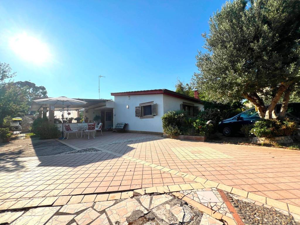 Villa a Aprilia in Via Miscano - Foto 4