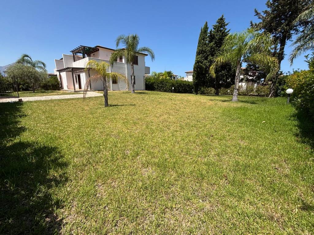 Villa a Campofelice di roccella in Contrada Pistavecchia - Foto 2