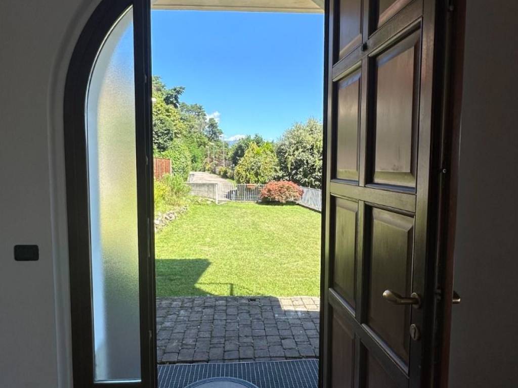 Villa a Belgirate in Via per Magognino, 29 - Foto 3