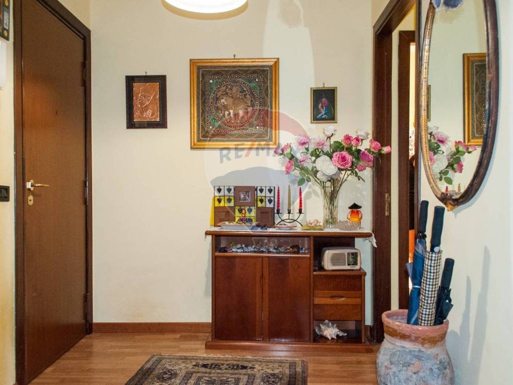 Appartamento a Catania in Via Medaglie D'Oro, 1 - Foto 2