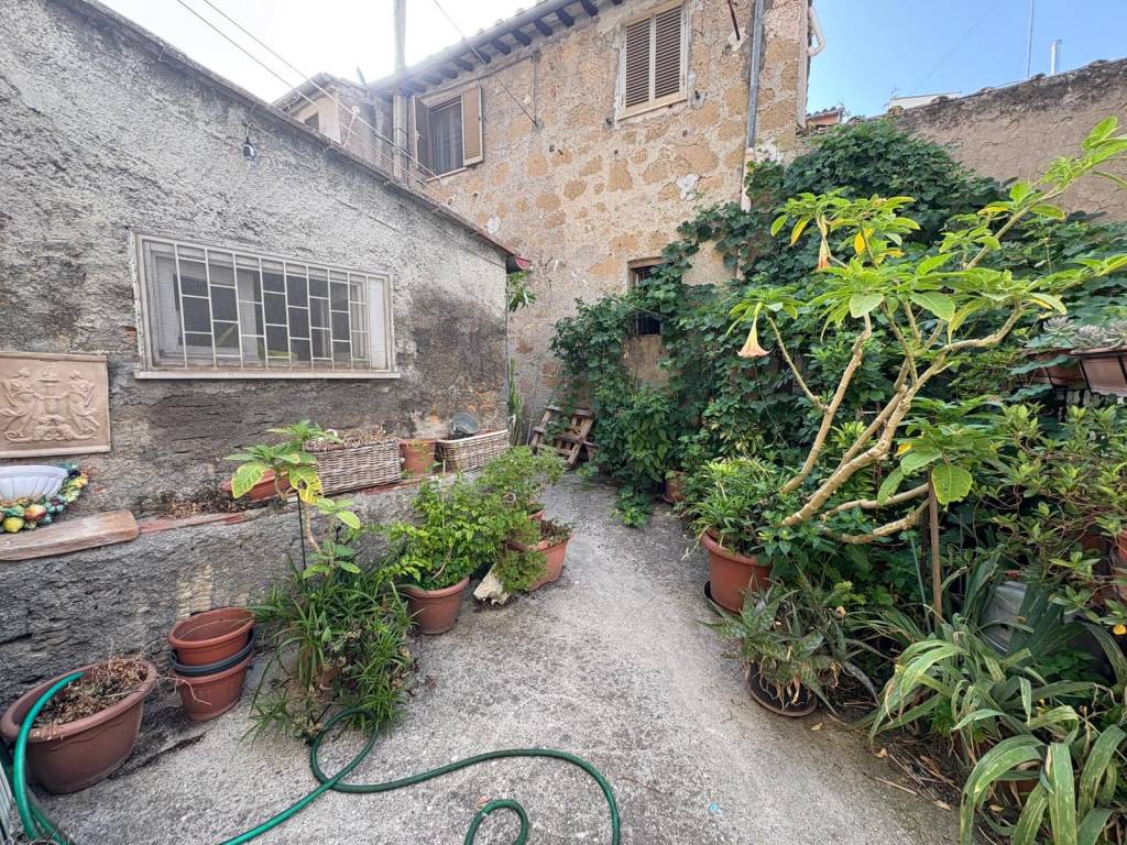 Appartamento a Magliano sabina in Via Camillo Benso di Cavour, 15 - Foto 2