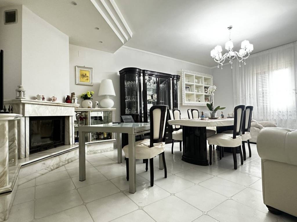 Villa a Taranto in VIA FIORDALISO, 9 - Foto 2