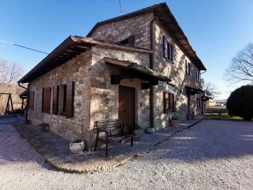 Rustico / casale a Urbania in Loc. La Cantinaccia S.N.C. - Foto 2