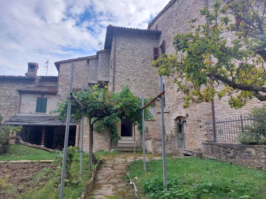 Appartamento a Sant'angelo in vado in Via Isola Fossi, 16 - Foto 2