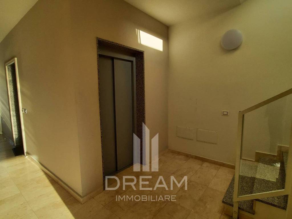 Appartamento a Quartu sant'elena in via Ungheria - Foto 4