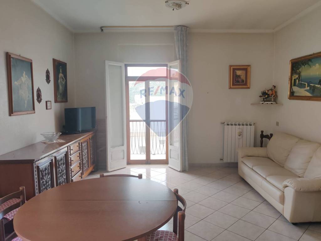 Appartamento a Mattinata in Via Giuseppe Di Vittorio - Foto 4