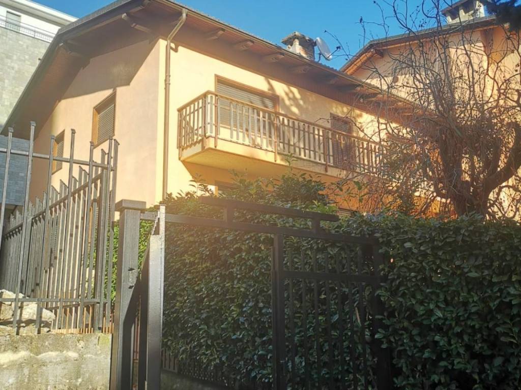 Casa indipendente a Sampeyre in Piazza della Vittoria - Foto 3