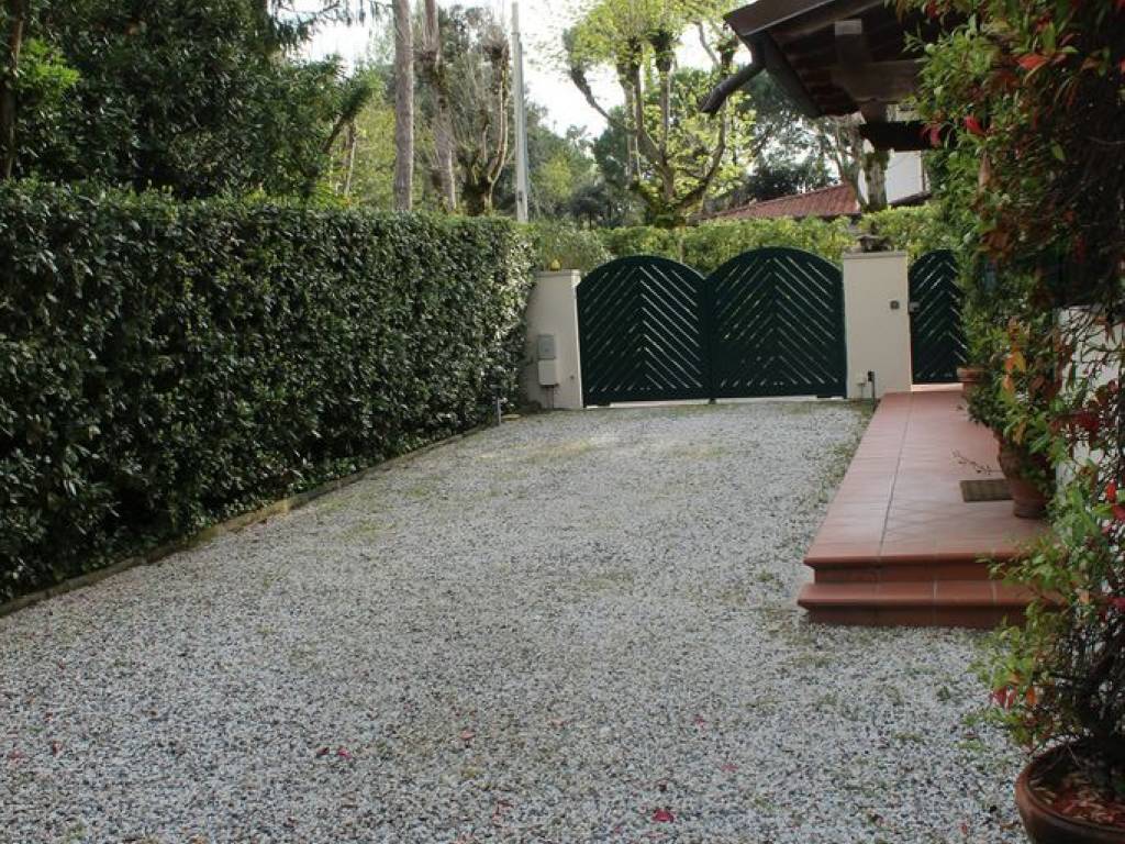 Appartamento a Forte dei marmi in Via Cristoforo Colombo - Foto 2