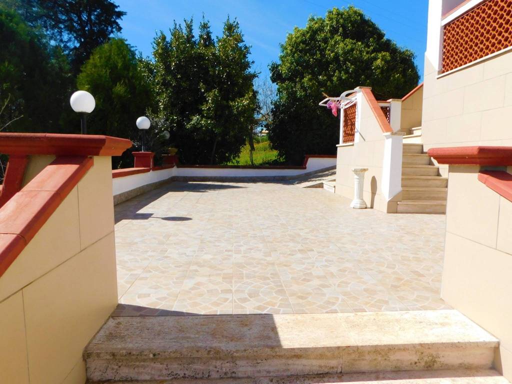 Villa a Martina franca in Strada Cavalcatore 2 Zona e - Foto 2
