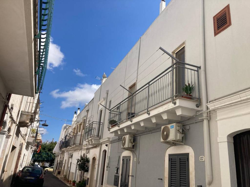 Casa indipendente a Ceglie messapica in VIA FABIO FILZI - Foto 2