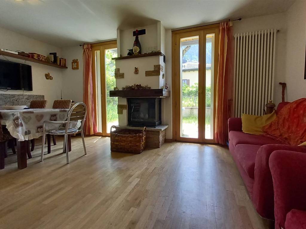 Appartamento a Campodolcino in Via Papa Giovanni XXIII - Foto 2