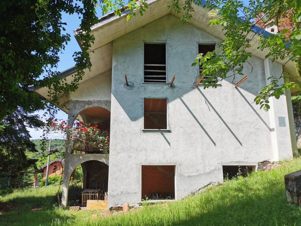 Villa a Cuasso al monte in Via per Ganna, 10 - Foto 2