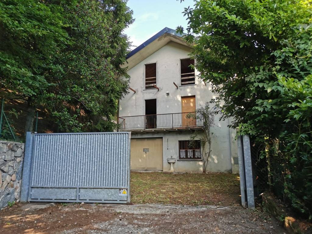 Villa a Cuasso al monte in Via per Ganna, 10 - Foto 5