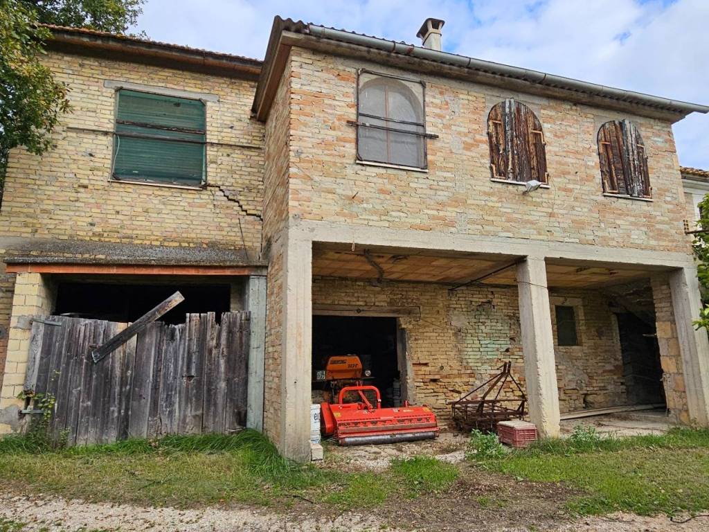Casa indipendente a Montecosaro in Via Monte San Michele - Foto 3