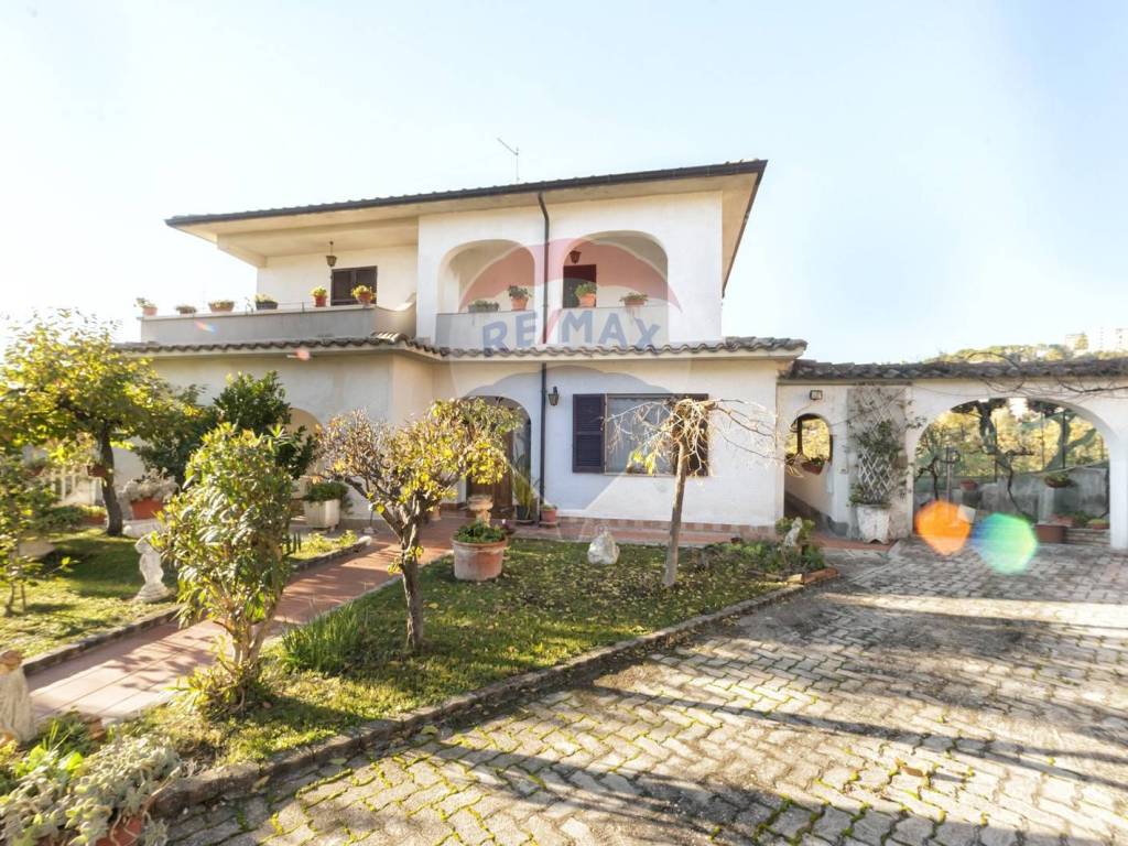 Villa a Penne in Via Clemente De Caesaris 62 - Foto 4
