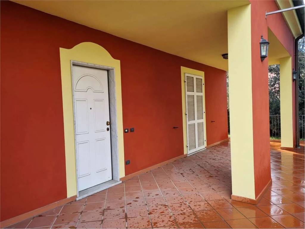 Villa a Sarzana in Viale 25 Aprile, 29 - Foto 2