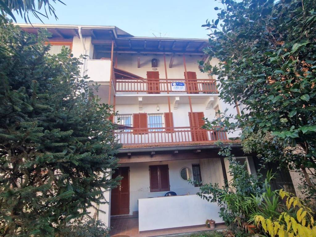 Casa indipendente a Stresa in Via per Magognino, 11 - Foto 2