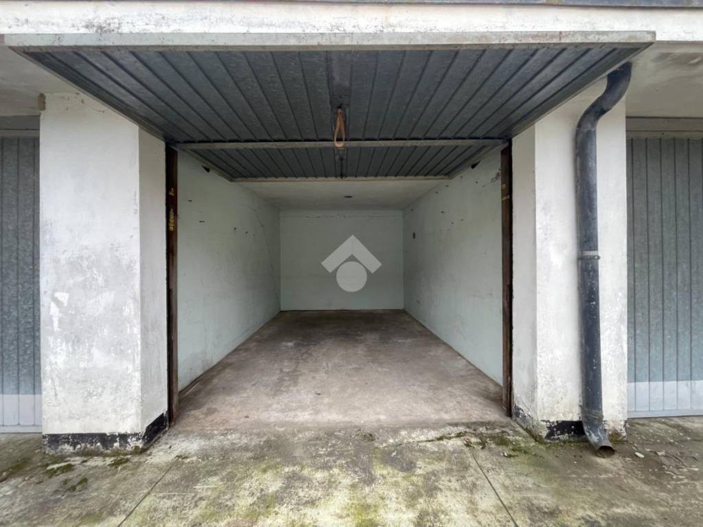 Box / garage a Crescentino in Via Giotto, 1 - Foto 5