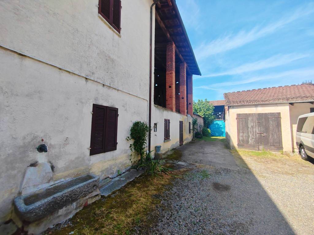Casa indipendente a Rovasenda in Via Umberto, 25 - Foto 3