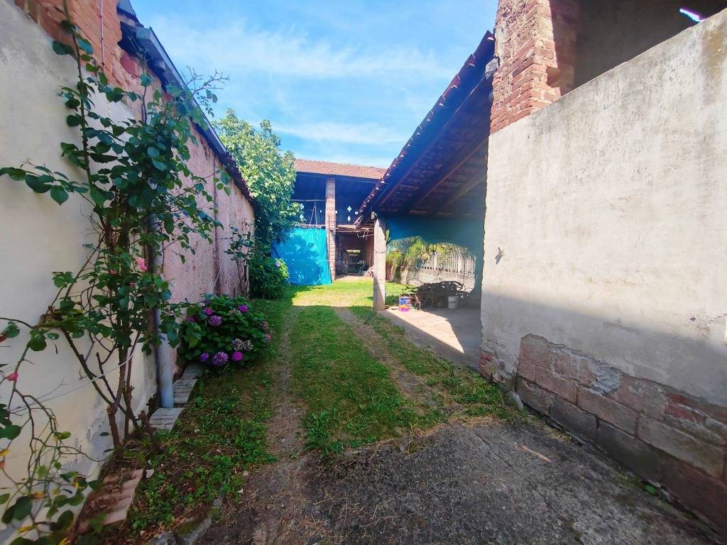 Casa indipendente a Rovasenda in Via Umberto, 25 - Foto 4