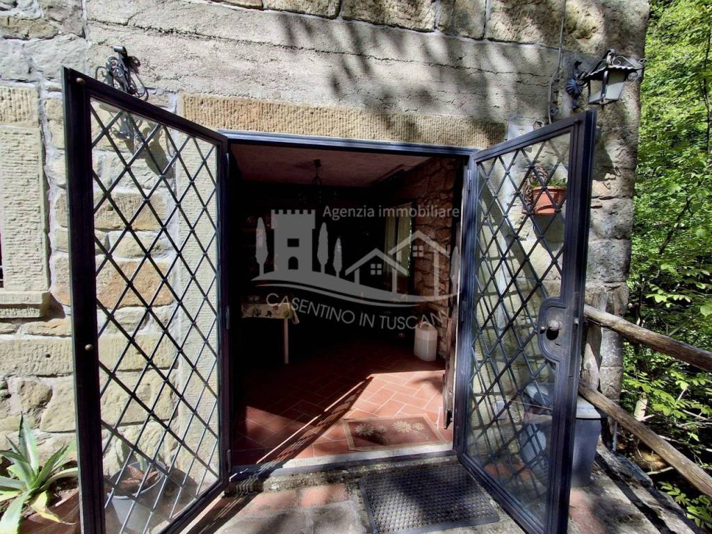 Rustico / casale a Castel san niccolò in LOCALITÀ CAIANO - Foto 5