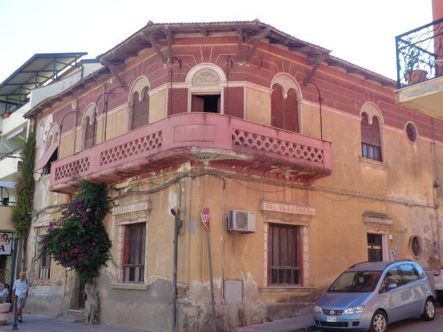 Palazzo / stabile a Brancaleone in Via Fratelli Bandiera - Foto 2